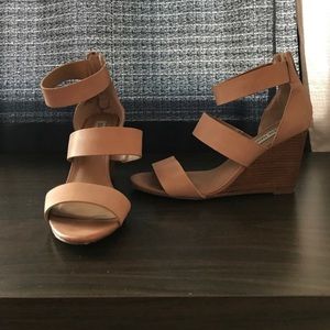 Steve Madden nude Wedges